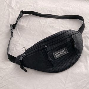 Northwest Territory Fanny pack bag clip and adjustable waist strap and 4 pockets